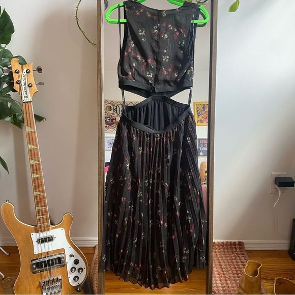 Avec Les Filles Metallic Floral Pleat Cutout Midi Dress Black Medium - Picture 4 of 5